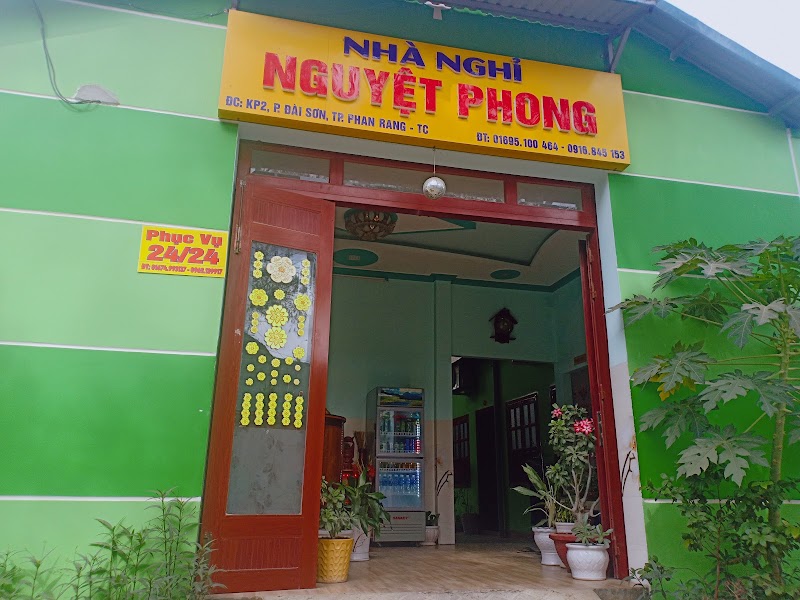 Nhà Nghỉ Nguyệt Phong